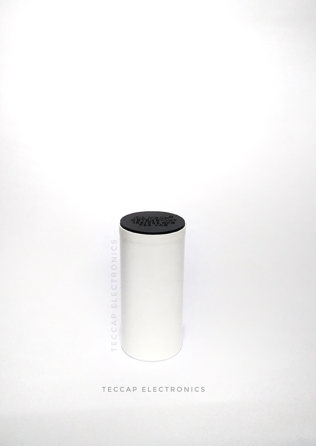 Single capacitor casing